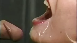 சிறிய குறுகிய கண் மண்வெட்டி Yuuka Tsubasa ஸ்டண்ட்