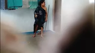 இரண்டு புத்தக வாசகர்கள் ஒரு நூலகத்தில் உடலுறவு கொள்கிறார்கள்